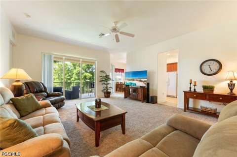 6011 Jonathans Bay Cir 402, Fort Myers FL - photo 6 of 28