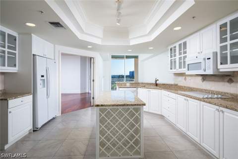 435 Dockside Dr B703, Naples FL - photo 13 of 37