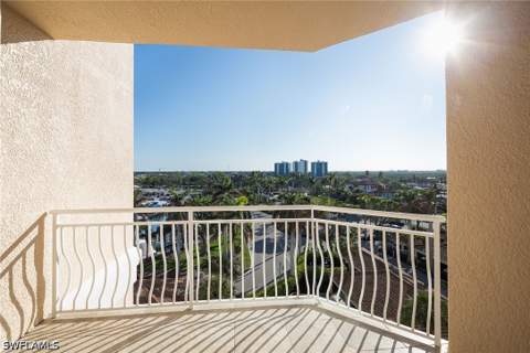 435 Dockside Dr B703, Naples FL - photo 16 of 37