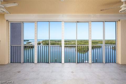 435 Dockside Dr B703, Naples FL - photo 7 of 37