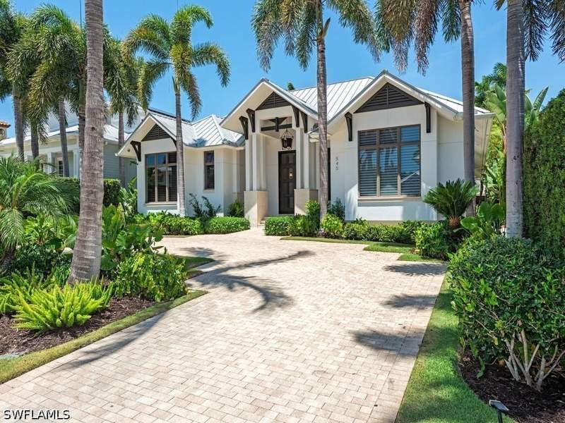 4 bedroom SingleFamilyResidence at 545 13th Ave S, Olde Naples, Naples — photo 2