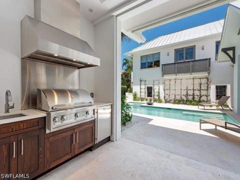 545 13th Ave S, Naples FL - photo 22 of 25