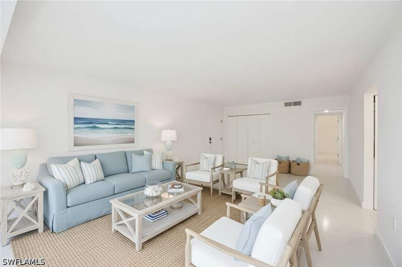 2 bedroom Condominium at 4180 Crayton Rd E4, Swan Lake Club, Naples — photo 2