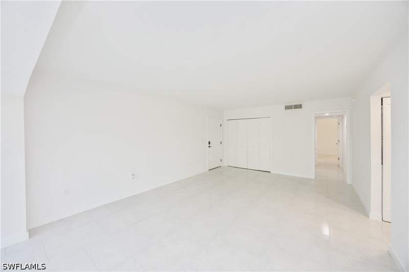 2 bedroom Condominium at 4180 Crayton Rd E4, Swan Lake Club, Naples — photo 3
