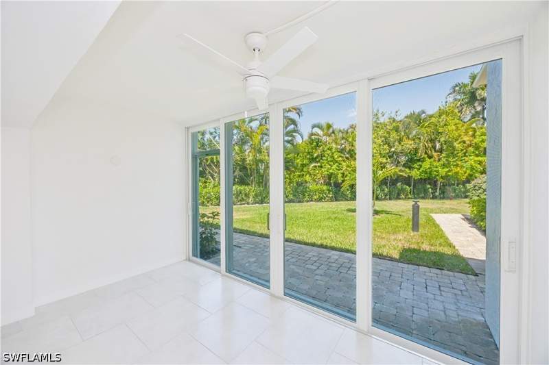 2 bedroom Condominium at 4180 Crayton Rd E4, Swan Lake Club, Naples — photo 5