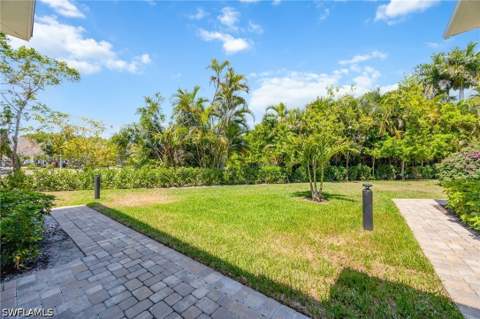 4180 Crayton Rd E4, Naples FL - photo 6 of 25
