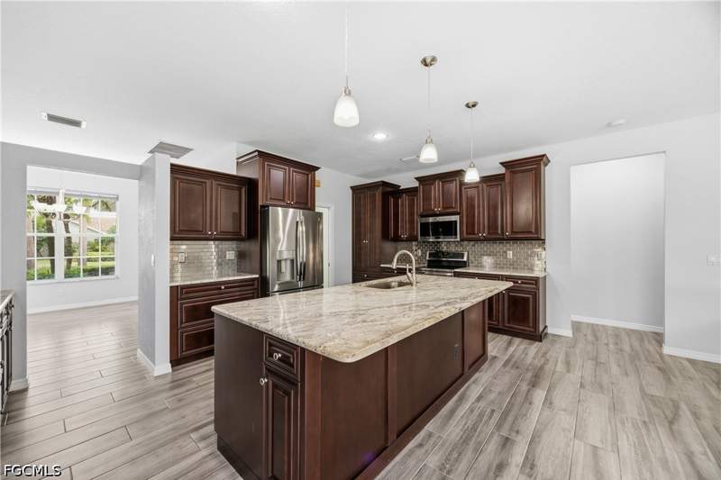 4 bedroom SingleFamilyResidence at 12781 Meadow Pine Ln, Pinecrest, Fort Myers — photo 5