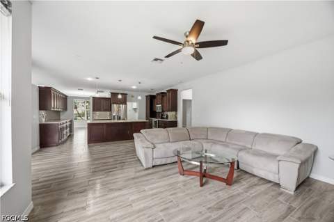 12781 Meadow Pine Ln, Fort Myers FL - photo 9 of 47
