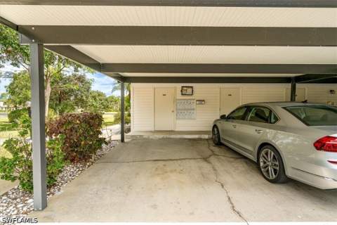 1025 Pine Isle Ln 1025, Naples FL - photo 20 of 33