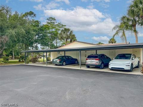 1025 Pine Isle Ln 1025, Naples FL - photo 21 of 33