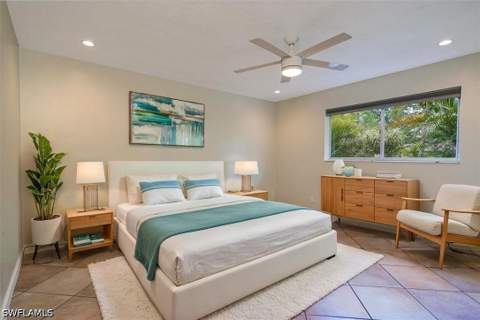1025 Pine Isle Ln 1025, Naples FL - photo 6 of 33