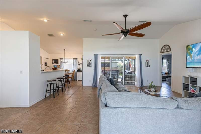 3 bedroom SingleFamilyResidence at 3806 SW 1st Ter, Cape Coral, Cape Coral — photo 4