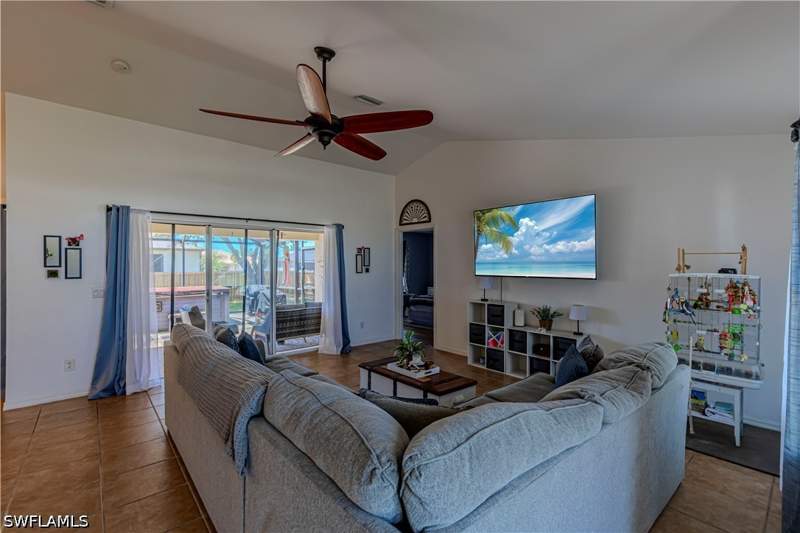3 bedroom SingleFamilyResidence at 3806 SW 1st Ter, Cape Coral, Cape Coral — photo 5