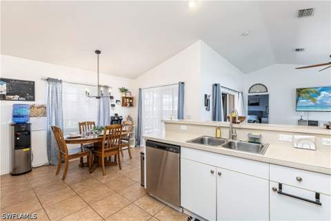 3806 SW 1st Ter, Cape Coral FL - photo 6 of 33