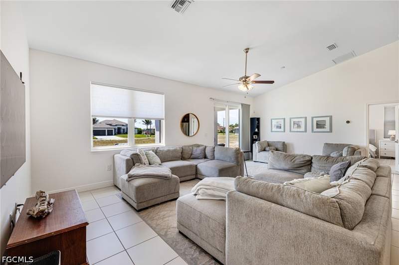 3 bedroom SingleFamilyResidence at 3510 NW 41st Pl, Cape Coral, Cape Coral — photo 4