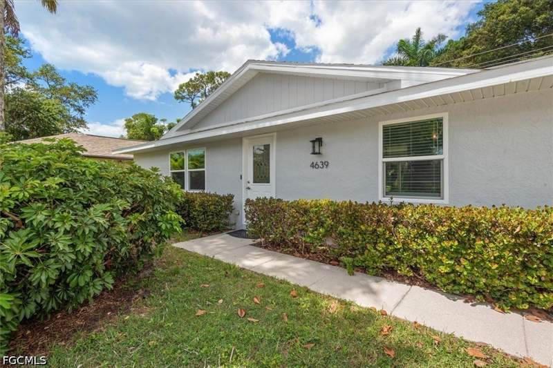 3 bedroom SingleFamilyResidence at 4639 Robin Ave, Flamingo Estates, Naples — photo 3