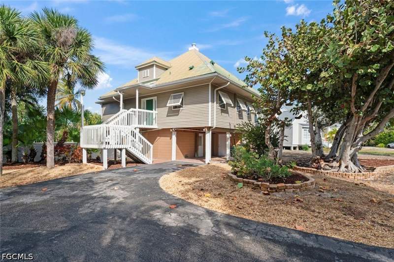 3 bedroom SingleFamilyResidence at 1410 Sand Castle Rd, Dunes At Sanibel Island, Sanibel — photo 3
