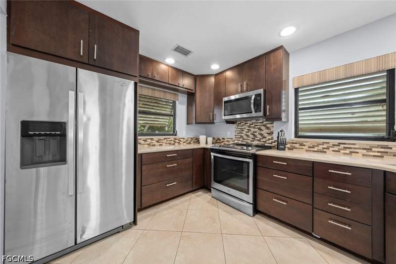 3 bedroom SingleFamilyResidence at 1410 Sand Castle Rd, Dunes At Sanibel Island, Sanibel — photo 5