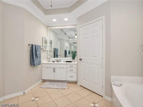 2130 Aberdeen Ln 9-102, Naples FL - photo 24 of 50