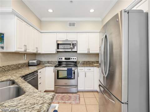 2130 Aberdeen Ln 9-102, Naples FL - photo 8 of 50
