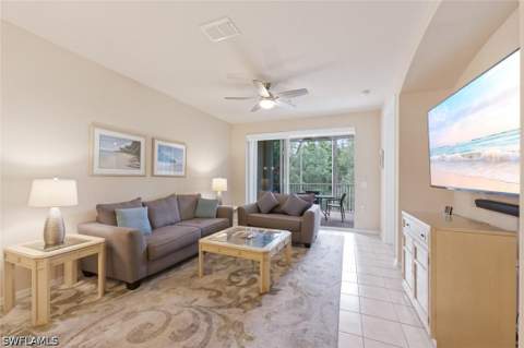 4873 Hampshire Ct 104, Naples FL - photo 12 of 28