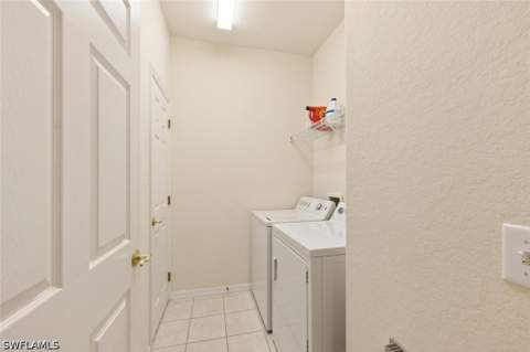 4873 Hampshire Ct 104, Naples FL - photo 20 of 28