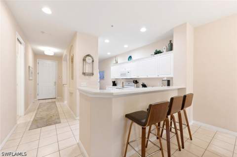 4873 Hampshire Ct 104, Naples FL - photo 6 of 28