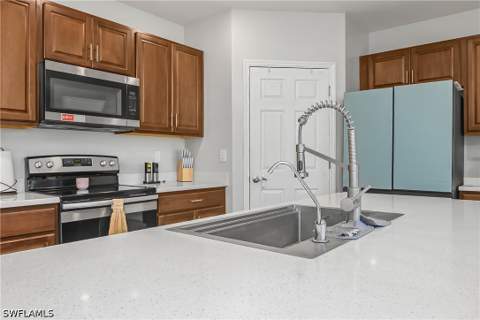 2544 NW 20th Pl, Cape Coral FL - photo 13 of 35