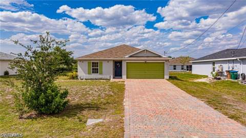 1607 NE 35th Ln, Cape Coral FL - photo 7 of 27