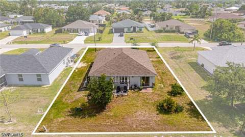1607 NE 35th Ln, Cape Coral FL - photo 9 of 27