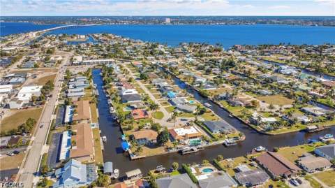 1304 Miramar St 202, Cape Coral FL - photo 24 of 37