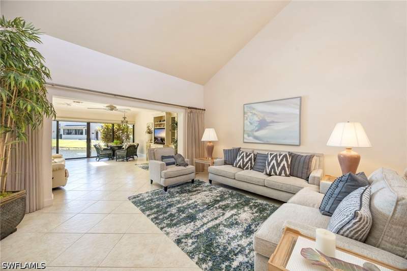 2 bedroom Attached at 144 Bears Paw Trl, Bears Paw Villas, Naples — photo 5