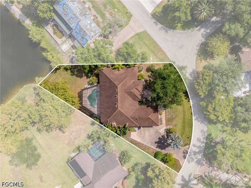 3 bedroom SingleFamilyResidence at 7214 Hendry Creek Dr, Hendry Creek, Fort Myers — photo 2