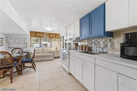 17 Jade Dr 17J, Naples FL - photo 9 of 15