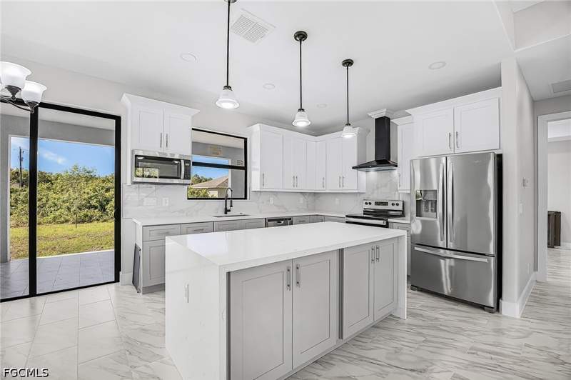 3 bedroom SingleFamilyResidence at 3813 1st St SW, Lehigh Acres, Lehigh Acres — photo 2