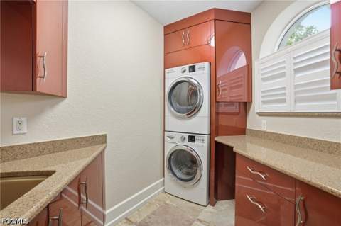 1506 Hermitage Ln, Cape Coral FL - photo 16 of 43