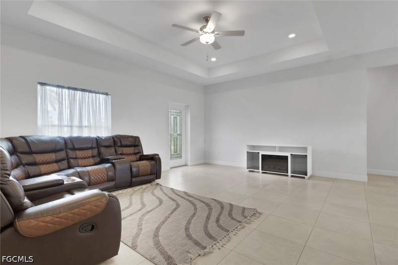 3 bedroom SingleFamilyResidence at 28 NW 26th St, Cape Coral, Cape Coral — photo 3