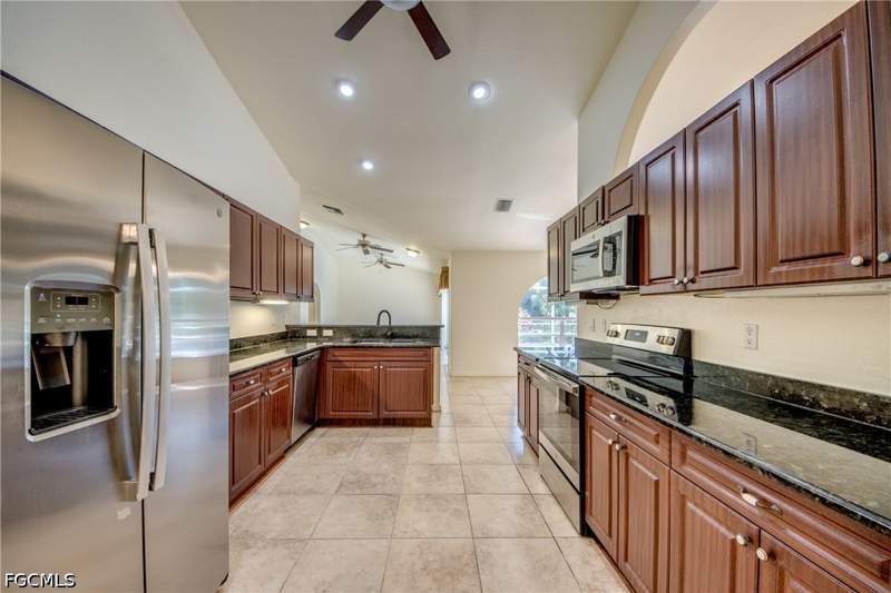 4 bedroom SingleFamilyResidence at 4341 SW 25th Ct, Cape Coral, Cape Coral — photo 2