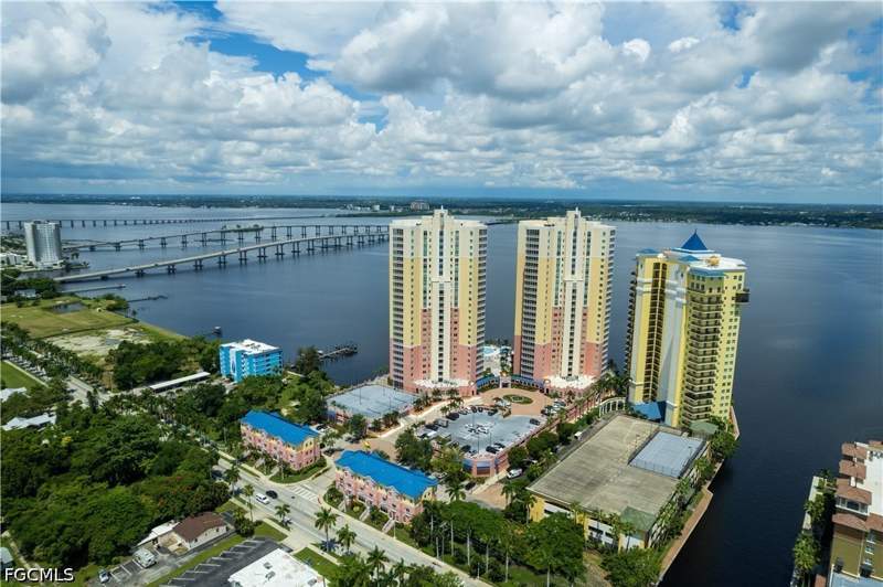3 bedroom Condominium at 2743 1st St 406, Riviera, Fort Myers — photo 2