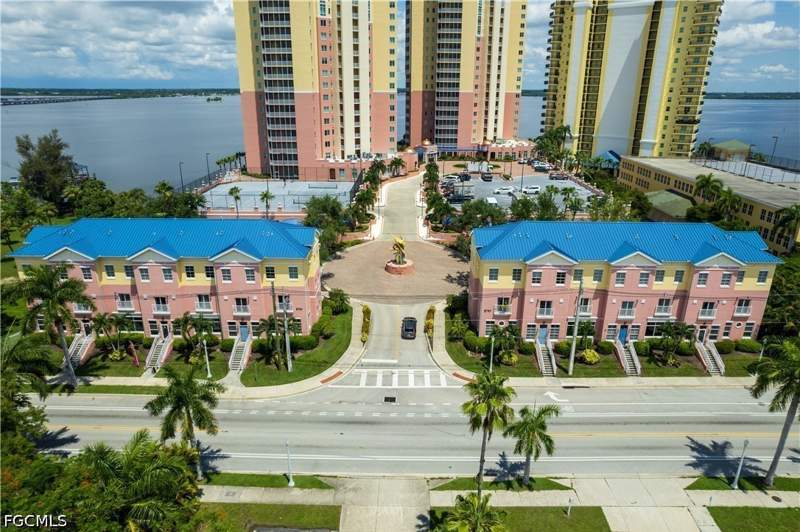 3 bedroom Condominium at 2743 1st St 406, Riviera, Fort Myers — photo 4