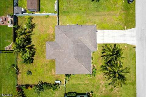 1728 NE 22nd Ter, Cape Coral FL - photo 6 of 36