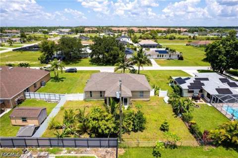 1728 NE 22nd Ter, Cape Coral FL - photo 7 of 36