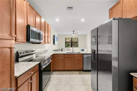 7797 Bristol Cir, Naples FL - photo 10 of 32