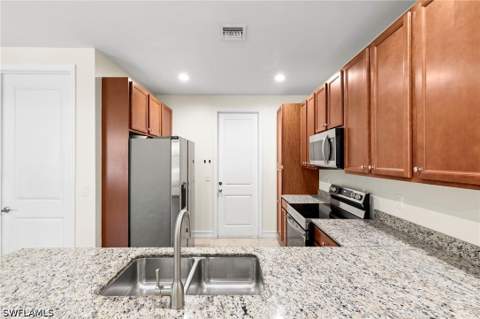 7797 Bristol Cir, Naples FL - photo 11 of 32