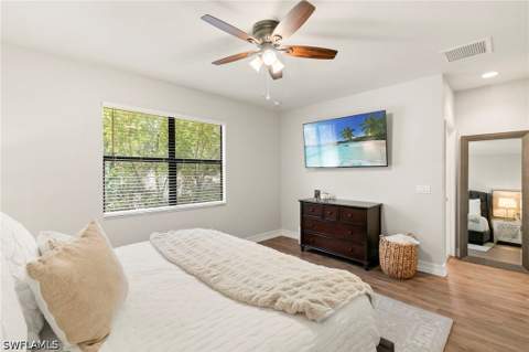 7797 Bristol Cir, Naples FL - photo 16 of 32