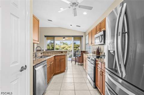 5626 Cape Harbour Dr 202, Cape Coral FL - photo 16 of 44