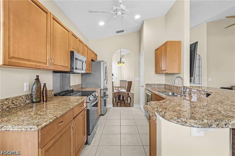 3 bedroom Condominium at 5626 Cape Harbour Dr 202, Cape Harbour, Cape Coral — photo 4