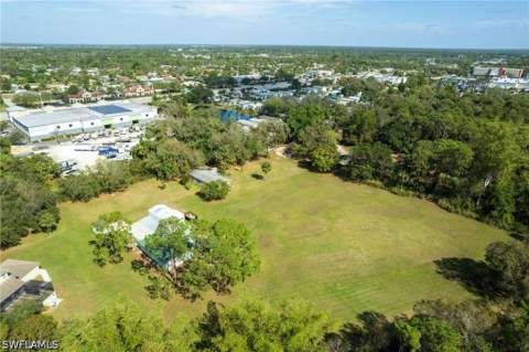 11203 Butler Dr, Bonita Springs FL - photo 13 of 39
