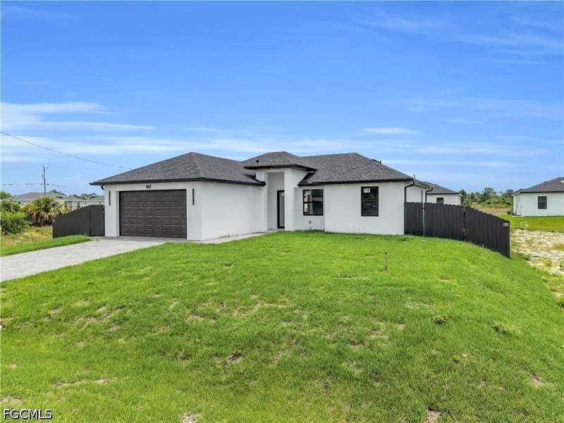 3 bedroom SingleFamilyResidence at 913 Mildred Ave S, Lehigh Acres, Lehigh Acres — photo 2