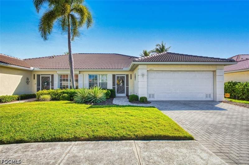 3 bedroom Attached at 13971 Reflection Lakes DR, REFLECTION LAKES, Fort Myers — photo 2